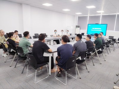 政务服务开进企业 洪山窗口“一站式列车”助力办证与技术咨询